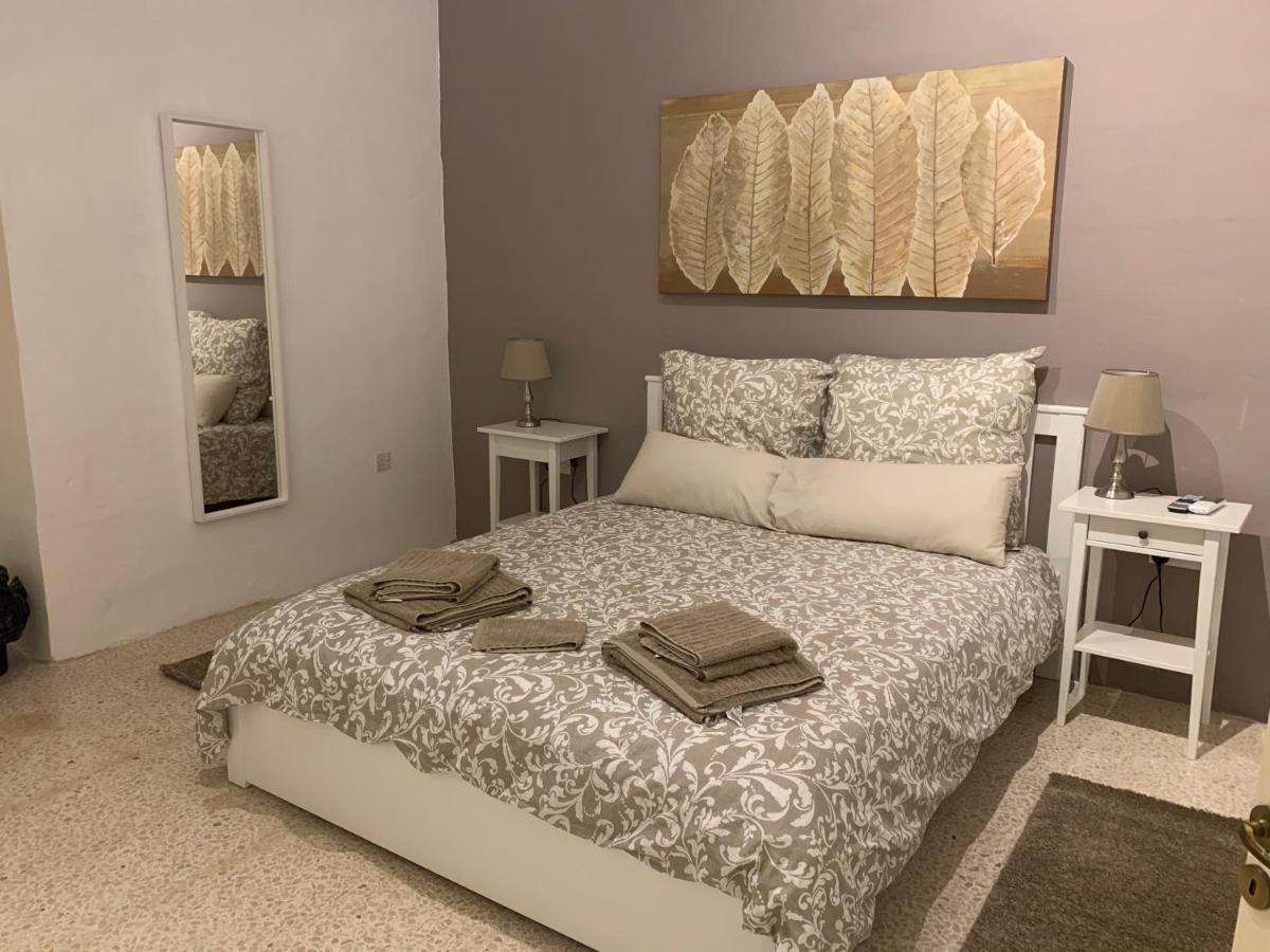4 Bedroom Apartment In Sliema Near The Sea Kültér fotó